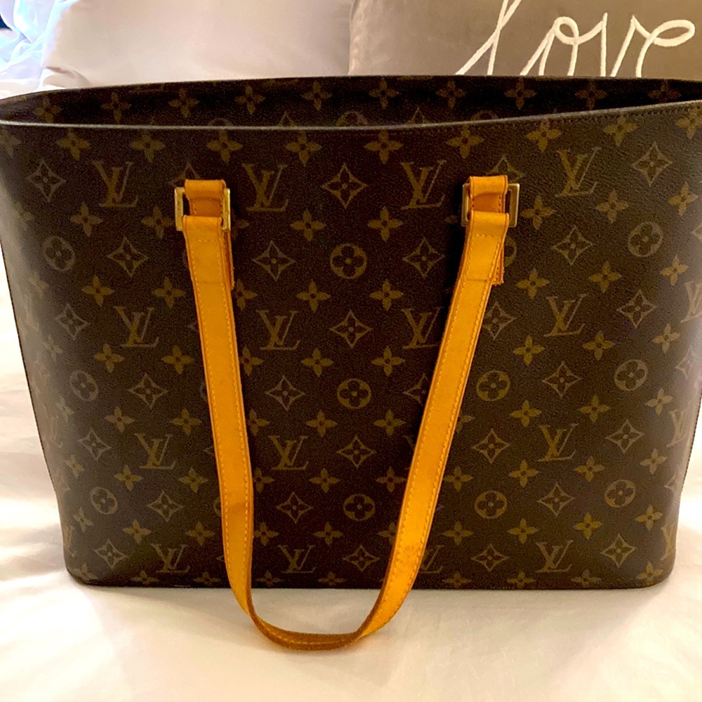 Authentic Louis Vuitton Luco tote bag. Excellent used condition. Luco tote.